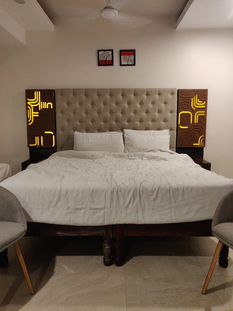 Hotel Diviyum Manor rooms.webp